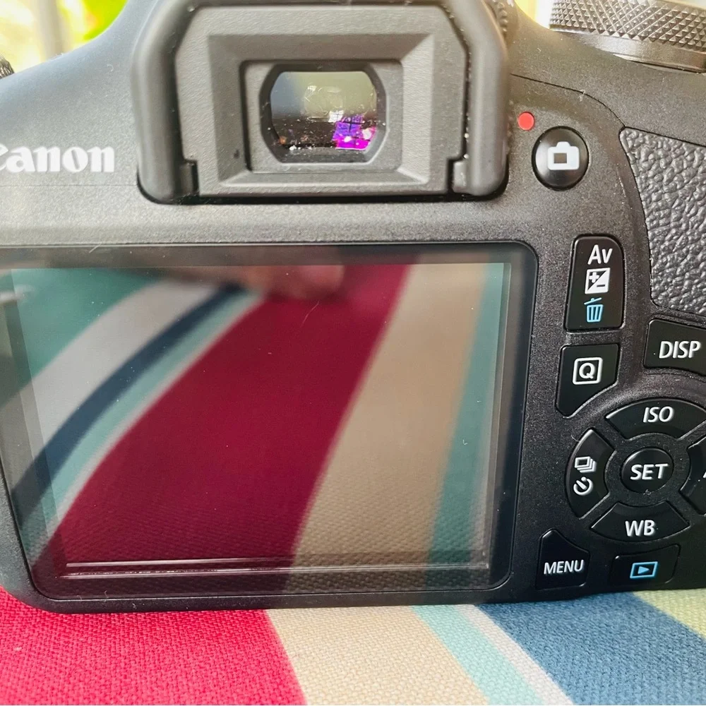Canon Rebel T7